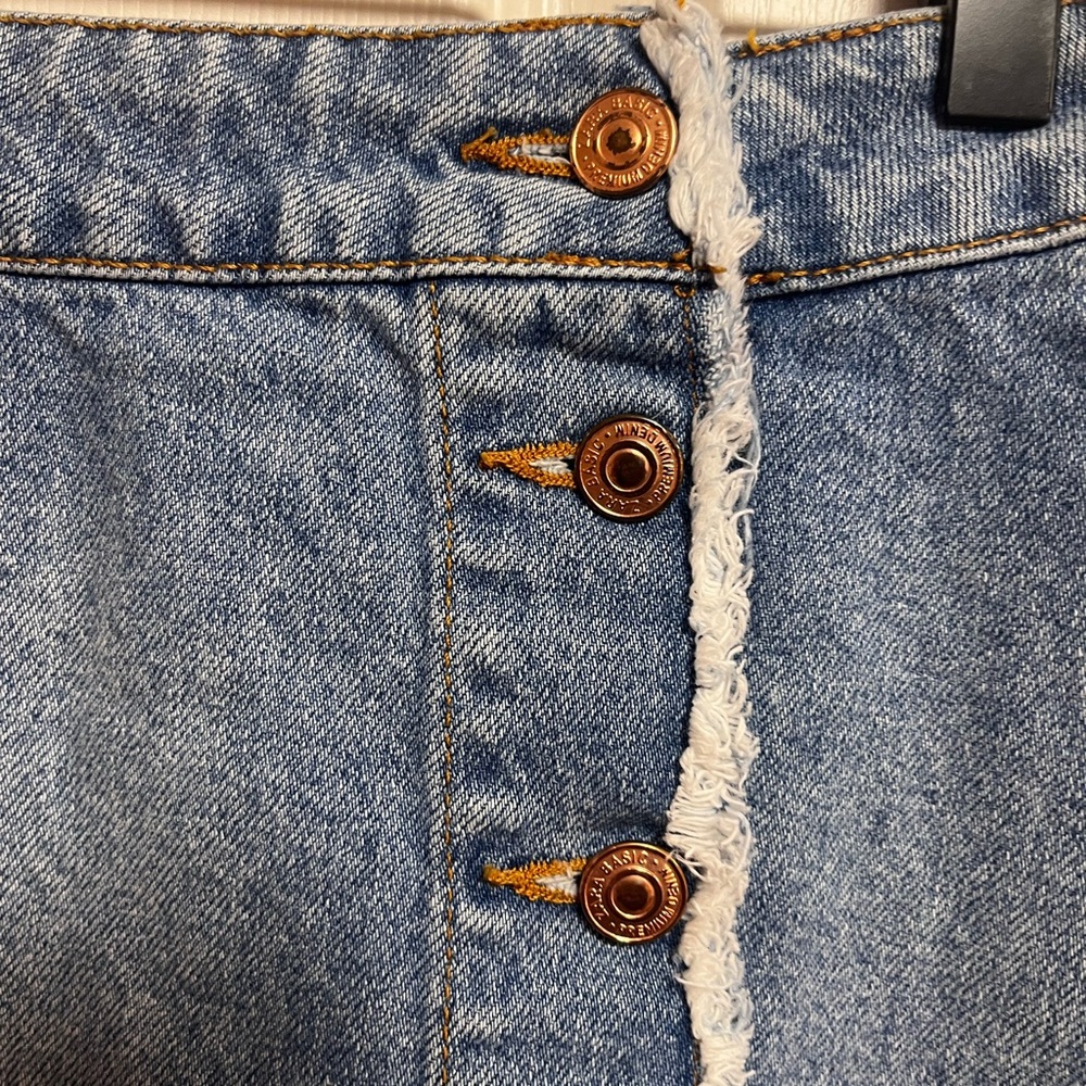 Zara Asymmetrical Denim Skirt with Button Detail - Picture 4 of 9